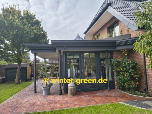 Orangerie-Wintergarten in Grau