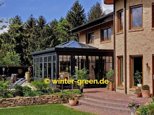 Orangerie-Wintergarten in Grau