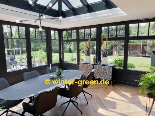 Orangerie-Wintergarten in Grau