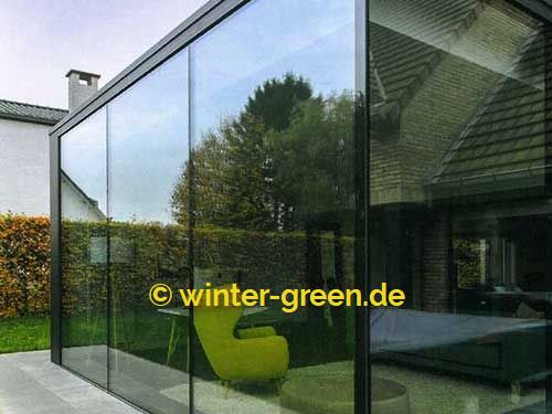 Moderner, grauer Wintergarten, mit superschlanken Profilen